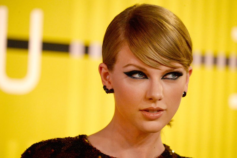 Taylor Swift at 2015 MTV Video Music Awards — photo 37