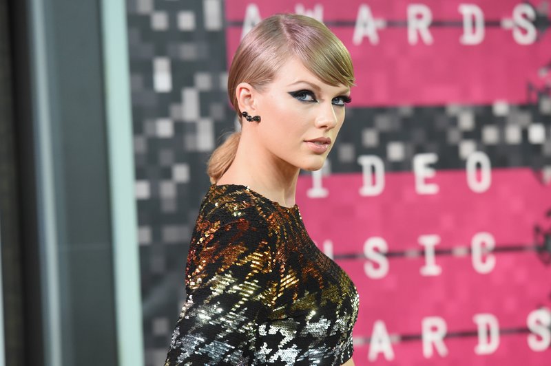 Taylor Swift at 2015 MTV Video Music Awards — photo 50