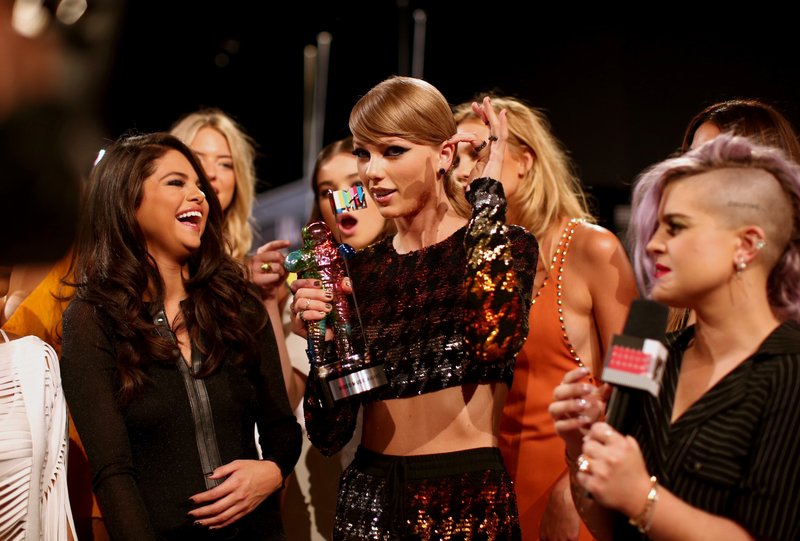 Taylor Swift at 2015 MTV Video Music Awards — photo 63