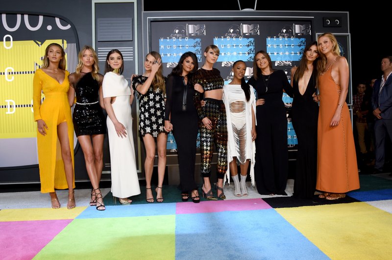 Taylor Swift at 2015 MTV Video Music Awards — photo 76