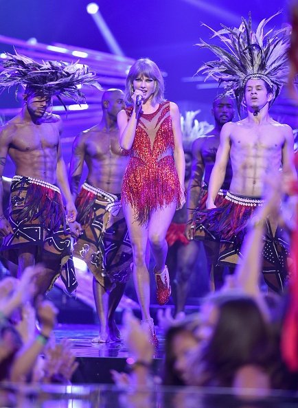 Taylor Swift at 2015 MTV Video Music Awards — photo 112