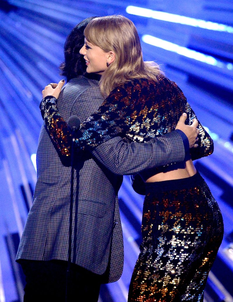 Taylor Swift at 2015 MTV Video Music Awards — photo 153