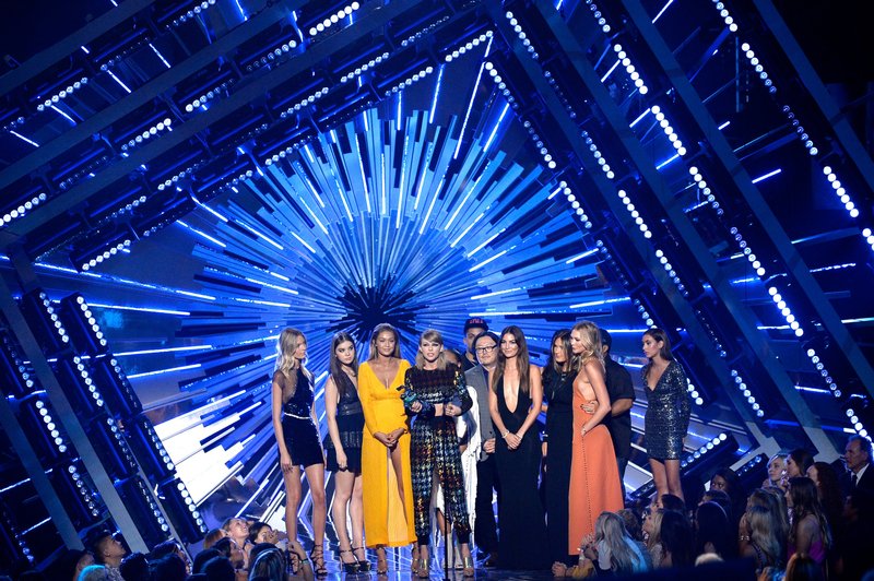 Taylor Swift at 2015 MTV Video Music Awards — photo 231
