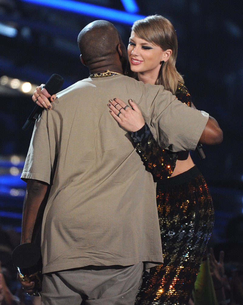 Taylor Swift at 2015 MTV Video Music Awards — photo 244