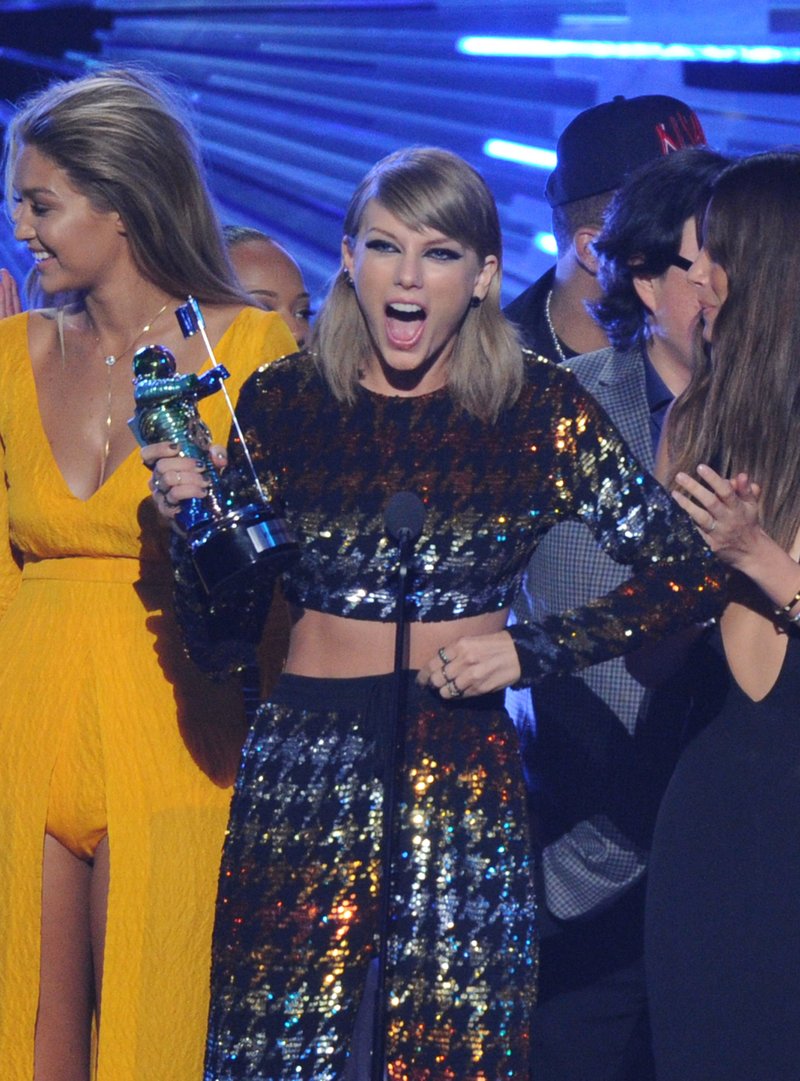 Taylor Swift at 2015 MTV Video Music Awards — photo 251