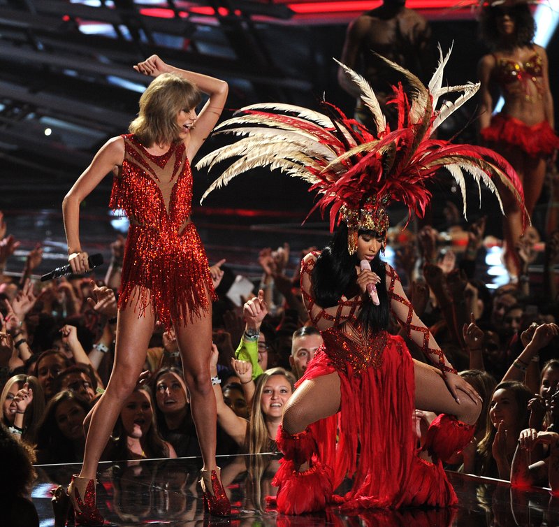 Taylor Swift at 2015 MTV Video Music Awards — photo 270