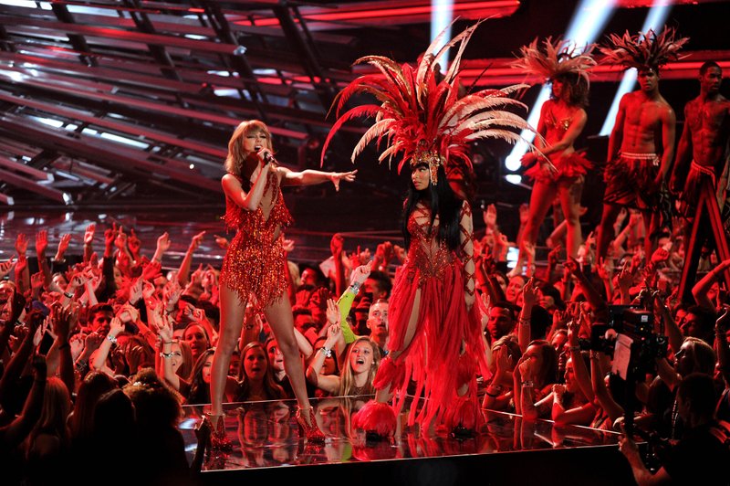 Taylor Swift at 2015 MTV Video Music Awards — photo 274