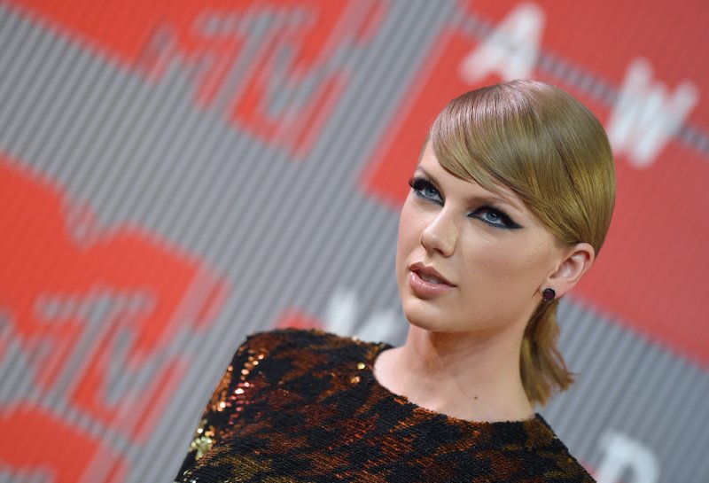 Taylor Swift at 2015 MTV Video Music Awards — photo 421