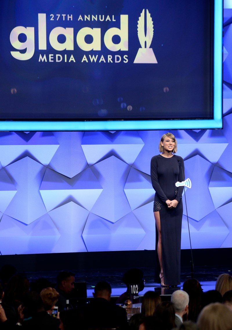 Taylor Swift at 27th Annual GLAAD Media Awards — photo 35