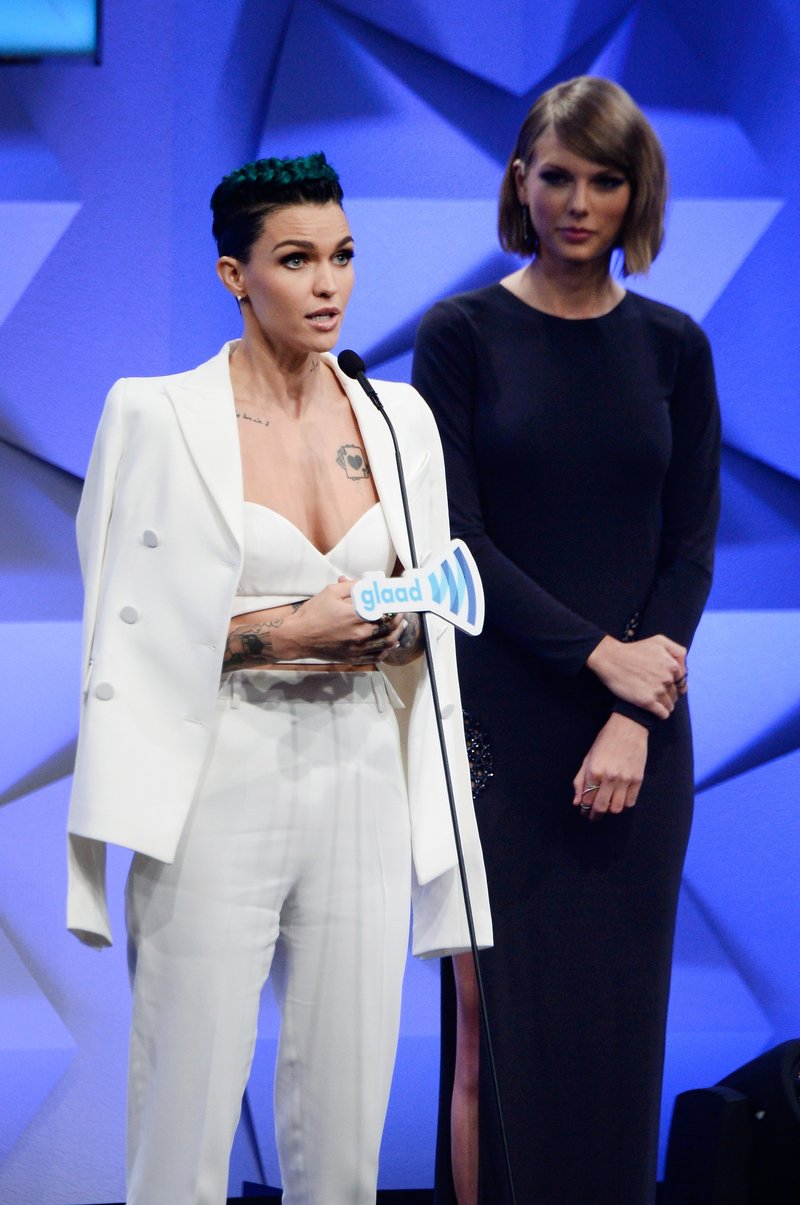 Taylor Swift at 27th Annual GLAAD Media Awards — photo 44