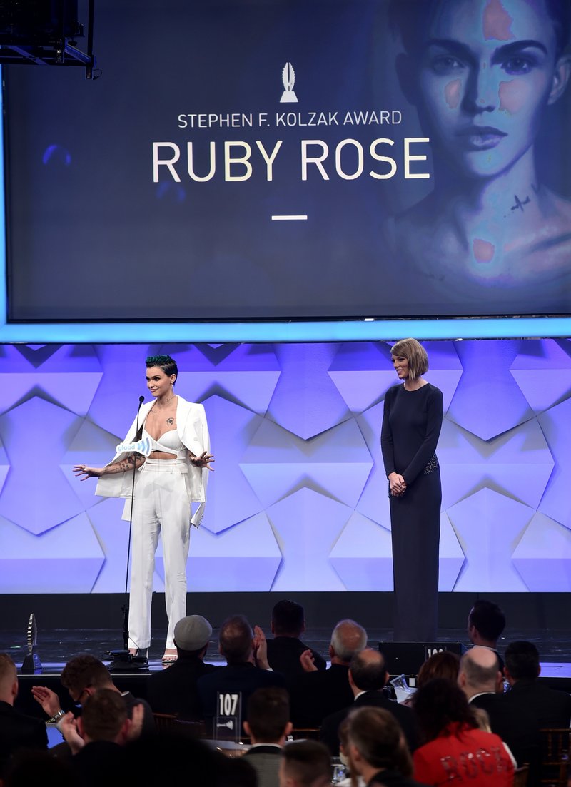Taylor Swift at 27th Annual GLAAD Media Awards — photo 50