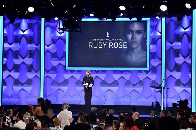 Taylor Swift at 27th Annual GLAAD Media Awards — photo 52