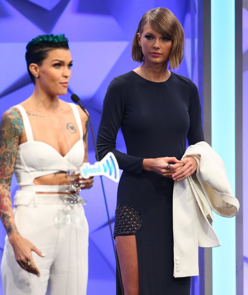 Taylor Swift at 27th Annual GLAAD Media Awards — photo 79