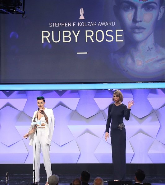 Taylor Swift at 27th Annual GLAAD Media Awards — photo 83