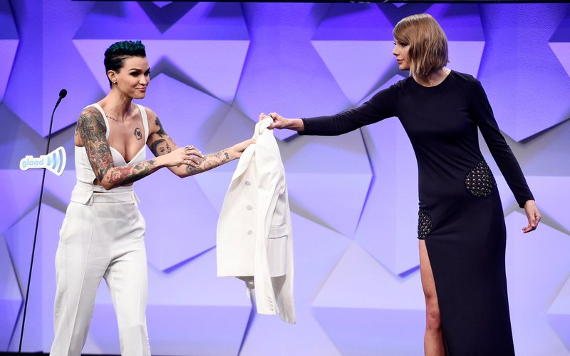 Taylor Swift at 27th Annual GLAAD Media Awards — photo 99