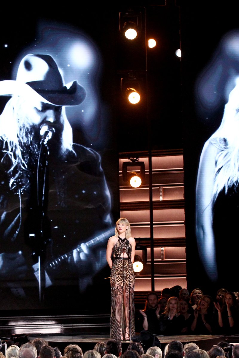 Taylor Swift at 50th Annual CMA Awards — photo 34