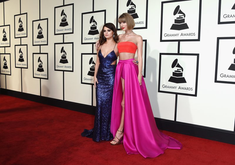 Taylor Swift at 58th Annual GRAMMY Awards — photo 35