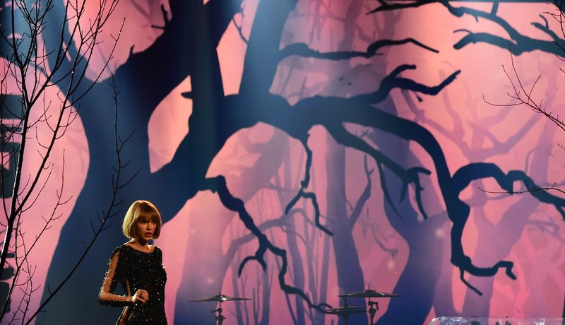 Taylor Swift at 58th Annual GRAMMY Awards — photo 175