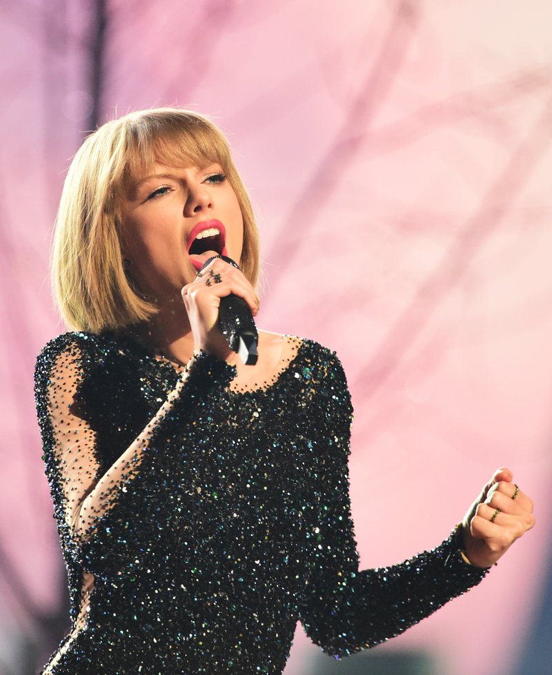 Taylor Swift at 58th Annual GRAMMY Awards — photo 176