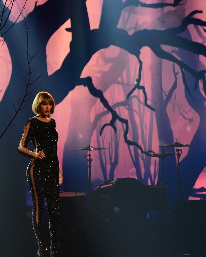 Taylor Swift at 58th Annual GRAMMY Awards — photo 185