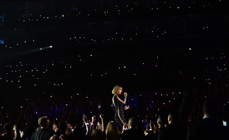 Taylor Swift at 58th Annual GRAMMY Awards — photo 192