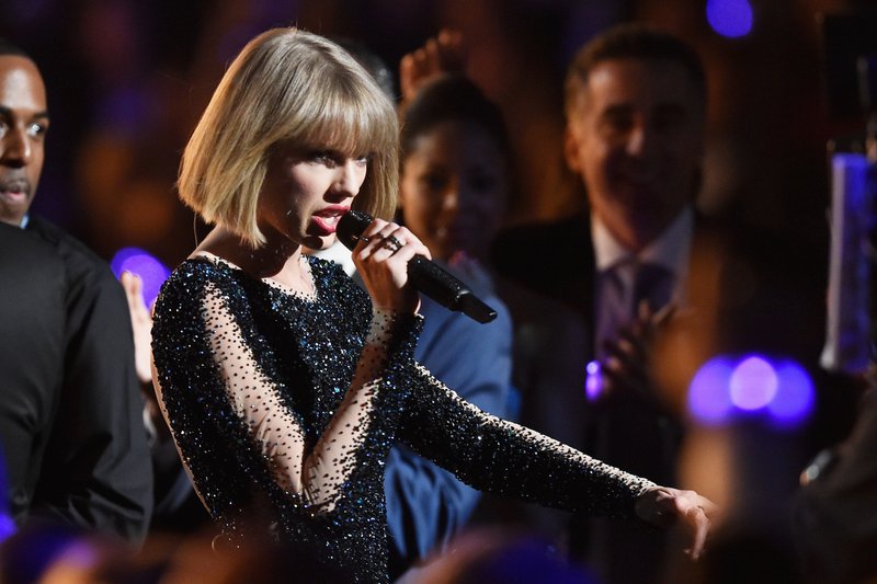 Taylor Swift at 58th Annual GRAMMY Awards — photo 195