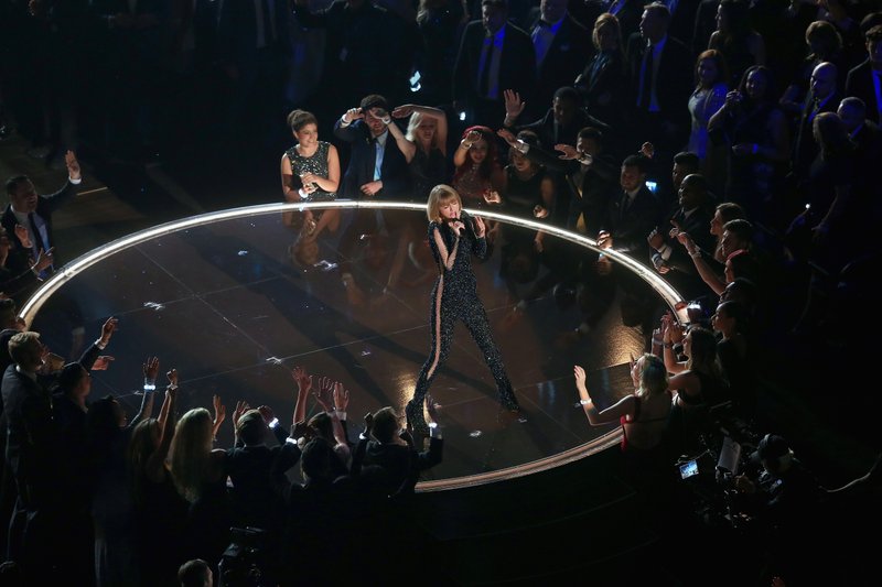 Taylor Swift at 58th Annual GRAMMY Awards — photo 202