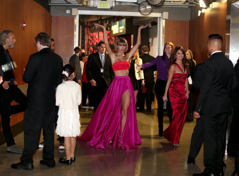Taylor Swift at 58th Annual GRAMMY Awards — photo 221