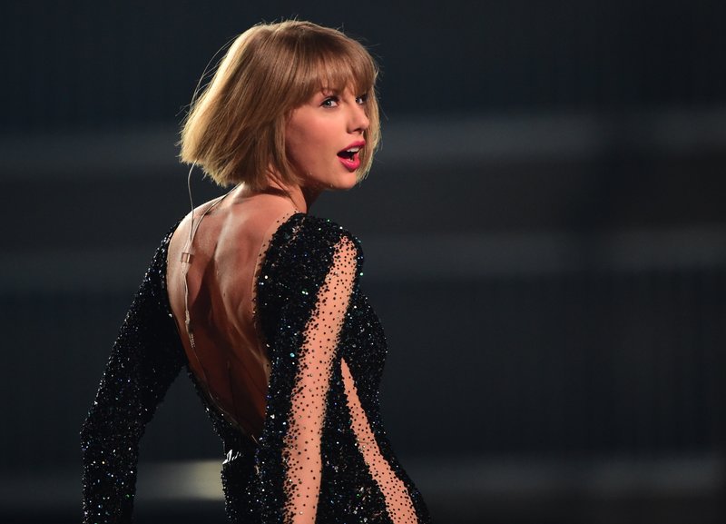 Taylor Swift at 58th Annual GRAMMY Awards — photo 347