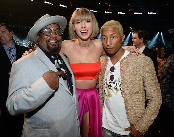Taylor Swift at 58th Annual GRAMMY Awards — photo 358