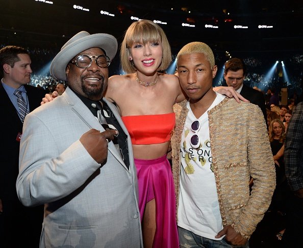 Taylor Swift at 58th Annual GRAMMY Awards — photo 359