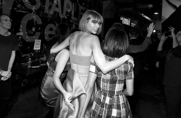 Taylor Swift at 58th Annual GRAMMY Awards — photo 384