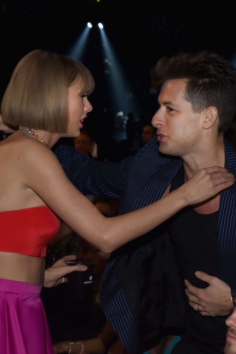 Taylor Swift at 58th Annual GRAMMY Awards — photo 400