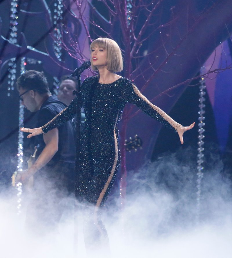 Taylor Swift at 58th Annual GRAMMY Awards — photo 491