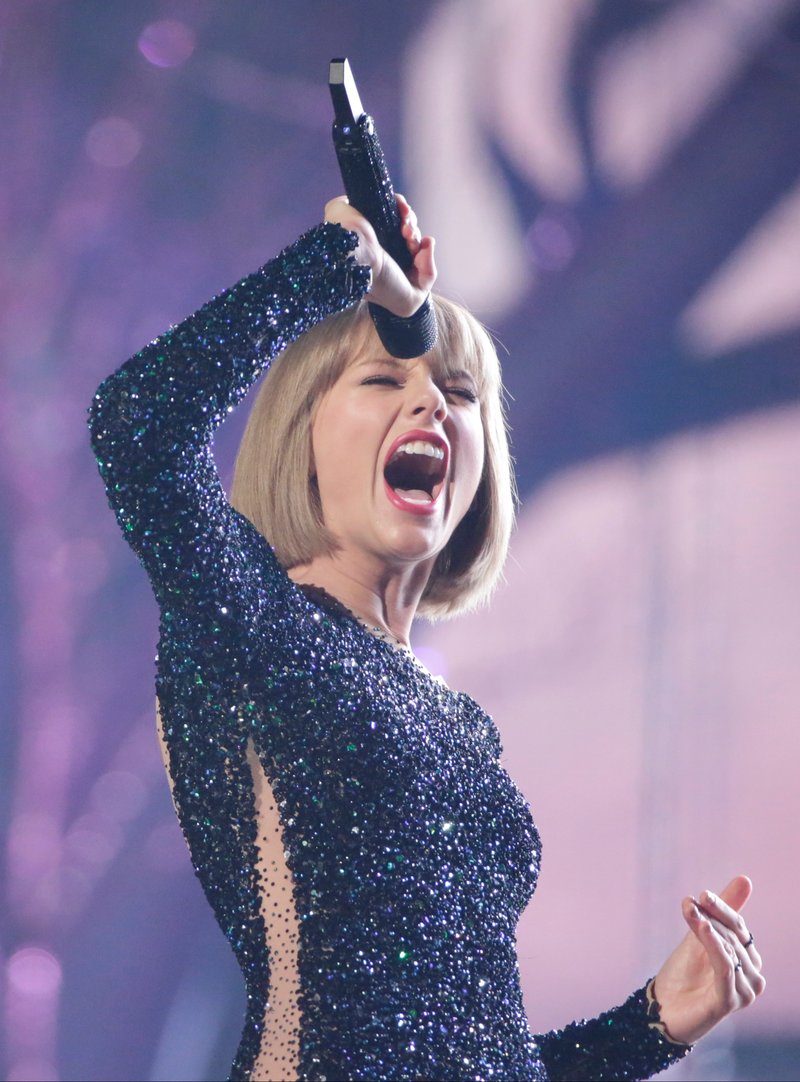 Taylor Swift at 58th Annual GRAMMY Awards — photo 495