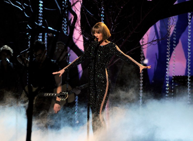 Taylor Swift at 58th Annual GRAMMY Awards — photo 578