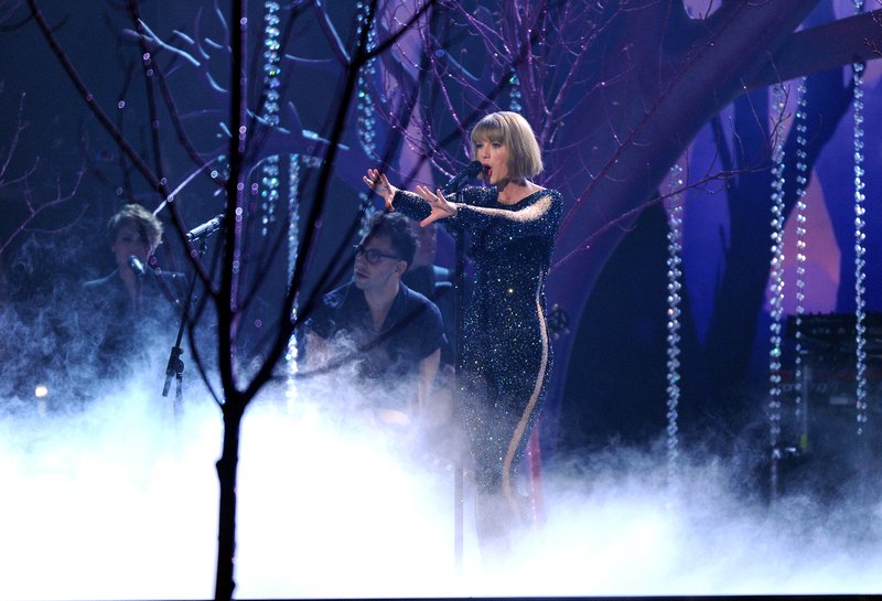 Taylor Swift at 58th Annual GRAMMY Awards — photo 579