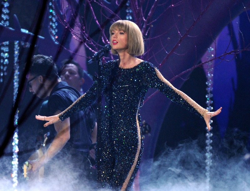 Taylor Swift at 58th Annual GRAMMY Awards — photo 580