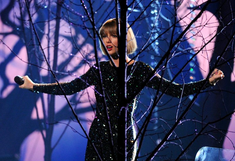 Taylor Swift at 58th Annual GRAMMY Awards — photo 584