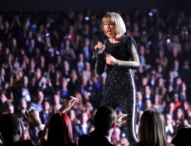 Taylor Swift at 58th Annual GRAMMY Awards — photo 598