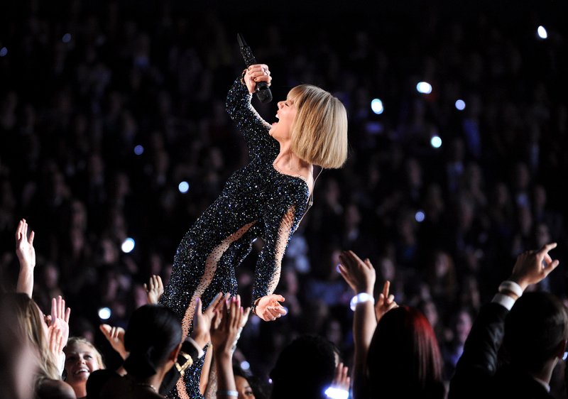 Taylor Swift at 58th Annual GRAMMY Awards — photo 602