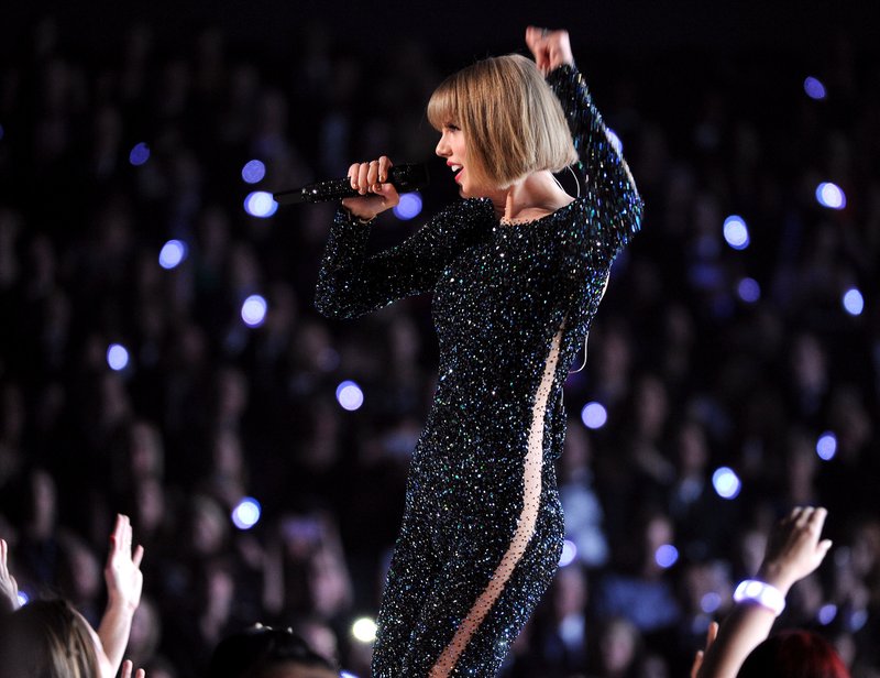 Taylor Swift at 58th Annual GRAMMY Awards — photo 604