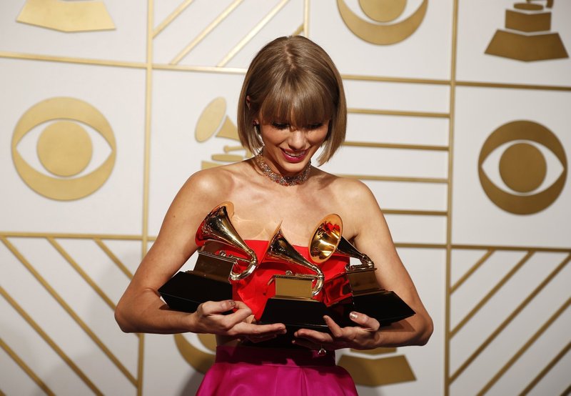 Taylor Swift at 58th Annual GRAMMY Awards — photo 721