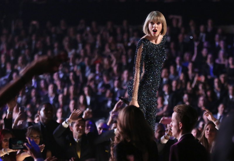 Taylor Swift at 58th Annual GRAMMY Awards — photo 746