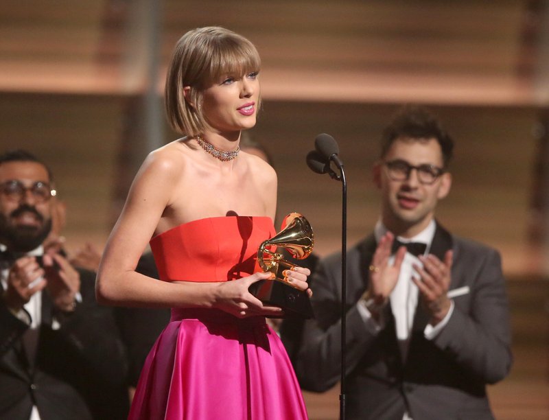 Taylor Swift at 58th Annual GRAMMY Awards — photo 754