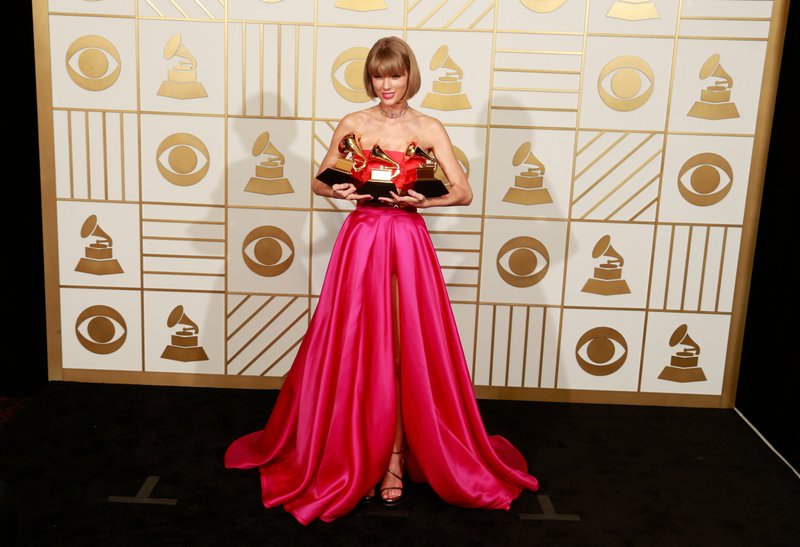 Taylor Swift at 58th Annual GRAMMY Awards — photo 768