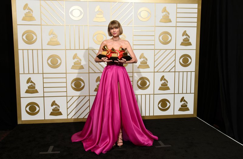 Taylor Swift at 58th Annual GRAMMY Awards — photo 772