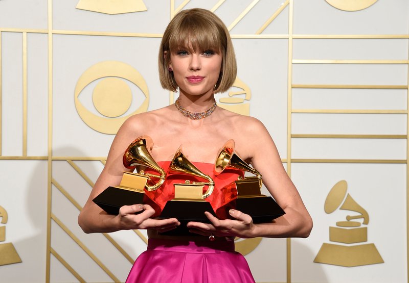 Taylor Swift at 58th Annual GRAMMY Awards — photo 774