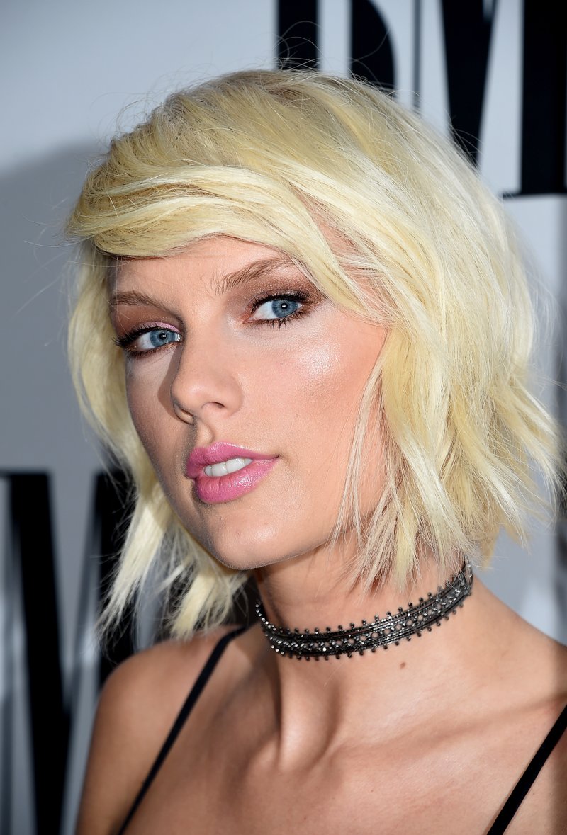 Taylor Swift at 64th Annual BMI Pop Awards — photo 15