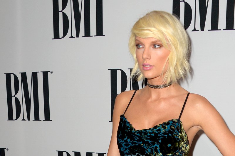 Taylor Swift at 64th Annual BMI Pop Awards — photo 114